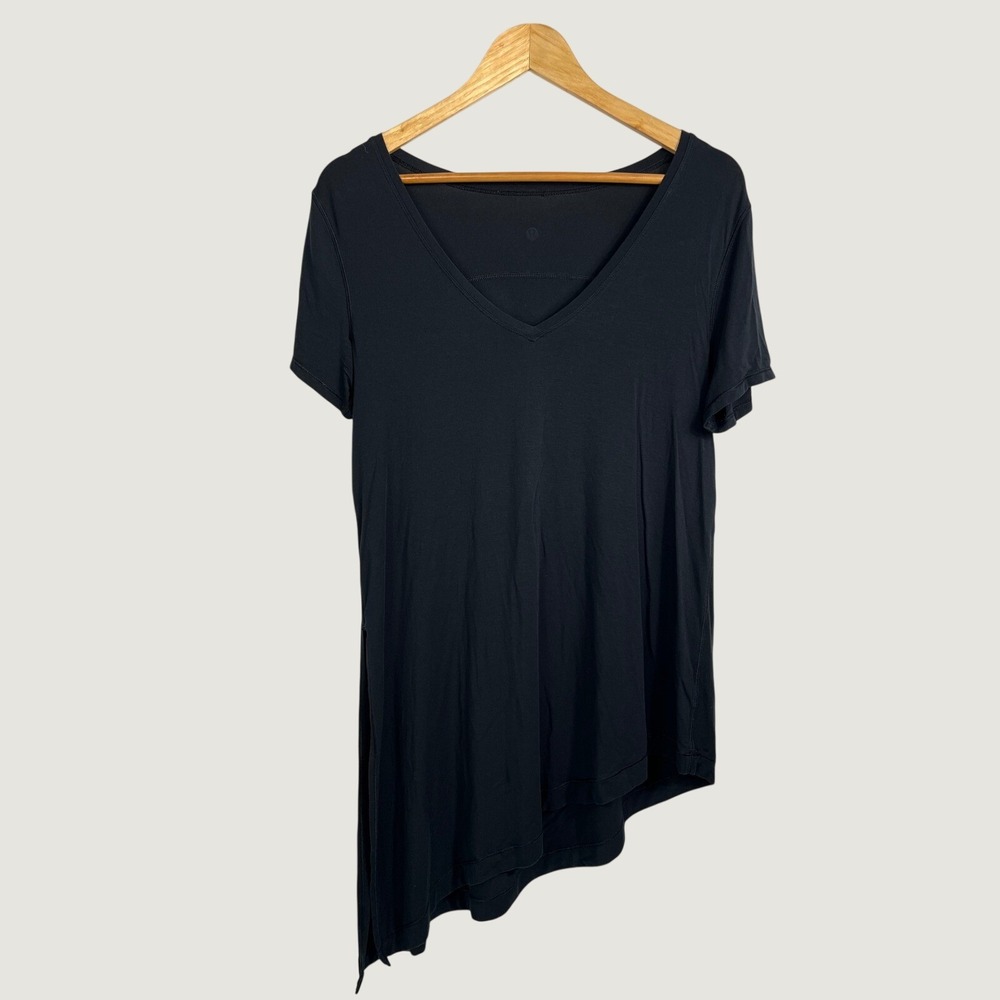 Lululemon V-Neck Short Sleeve Women 6‎ Black Asymmetric Hem Tunic Side Slit Yoga
